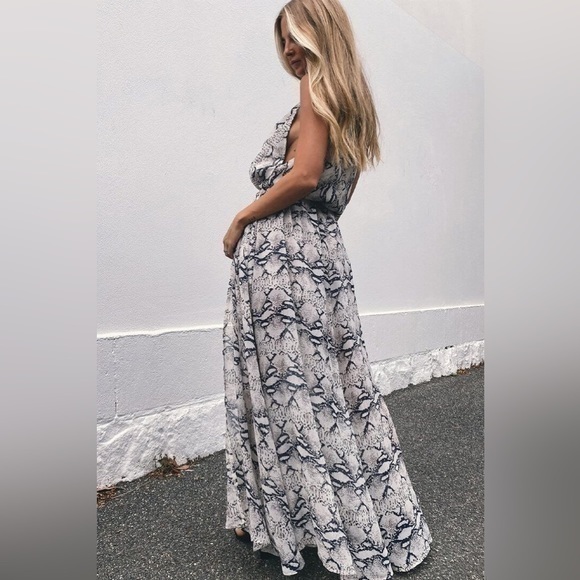 SNDYS Tahyna Animal Reptile Print Halter Maxi Dress - Picture 6 of 8